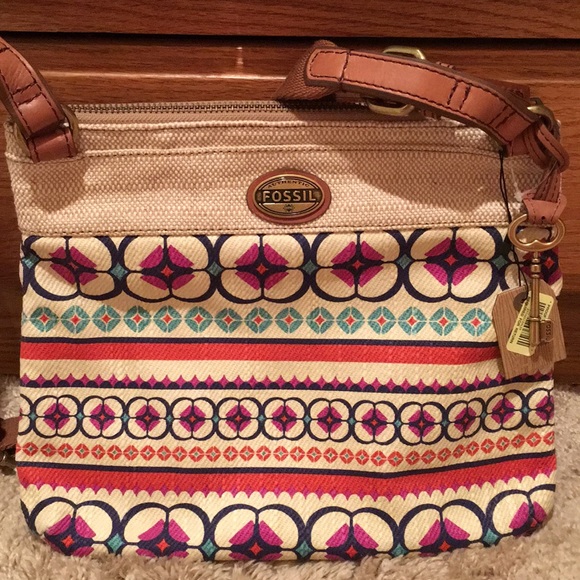Fossil Handbags - NWT Fossil brand cross body purse handbag pockets